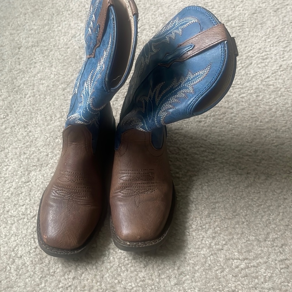 Kids boots